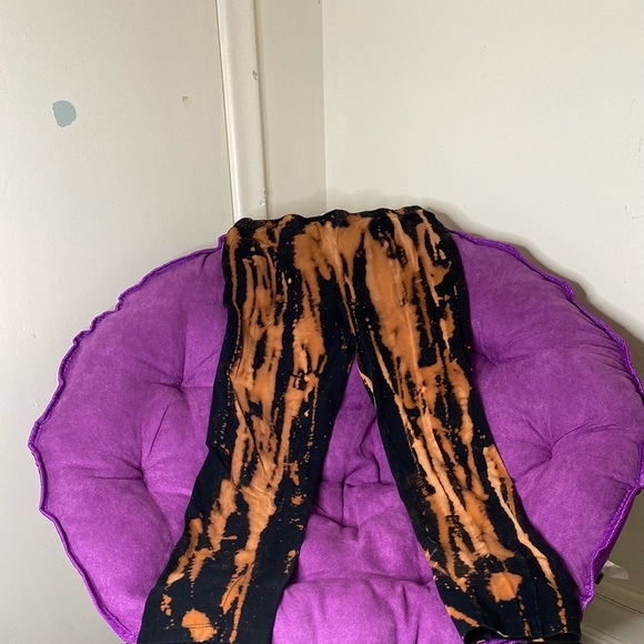 Bleached Capri Leggings - Picture 6 of 6